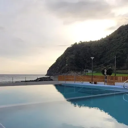 Cantinho Da Ines Local * Faial da Terra