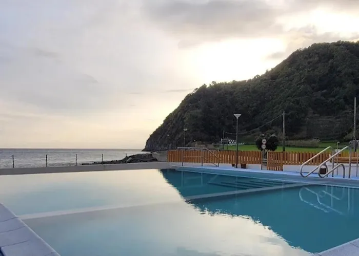 Cantinho Da Ines Local * Faial da Terra